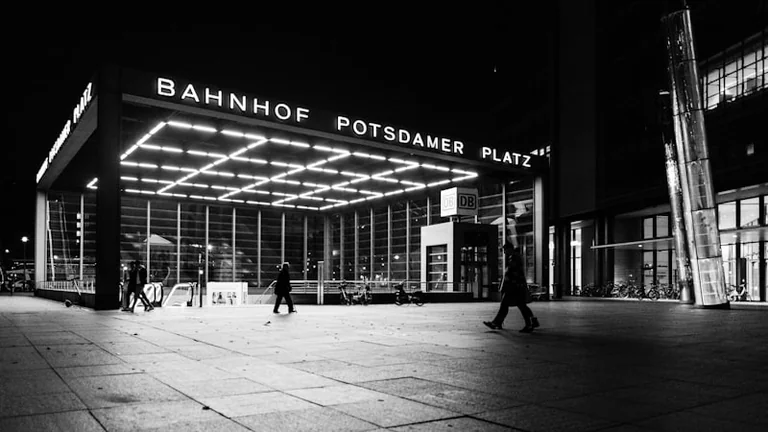 Berlin heute Abend: Veranstaltung und Rückfahrt planen