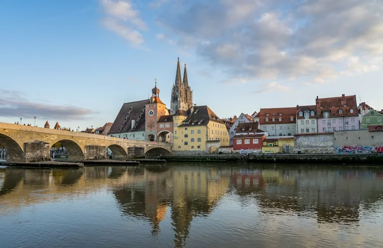 Familienführung in Regensburg: Geschichte zum Mitmachen