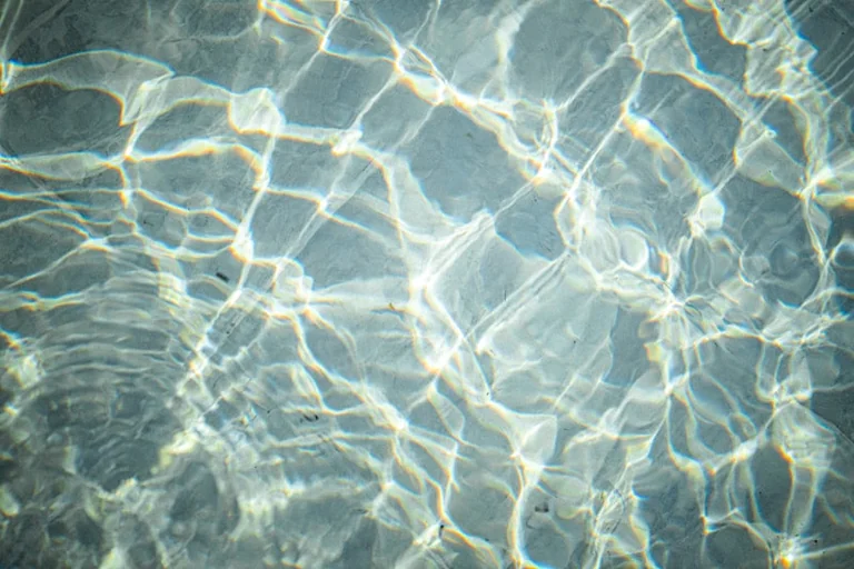 Wasser im Traum: Was Psychologie und Kultur darin sehen