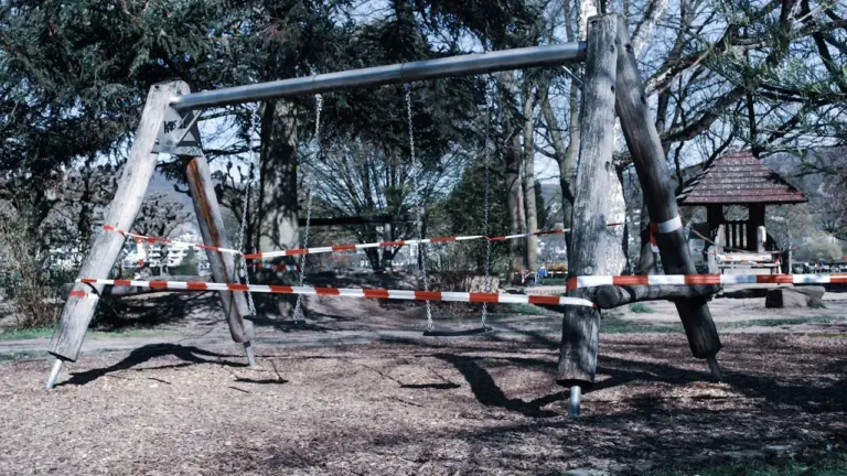 Wiesbaden: Zum Spielplatz geht es vorerst außen herum