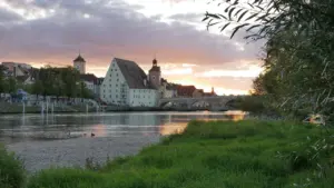 „Auf den Hund gekommen“: Führung in Regensburg am 6. Oktober