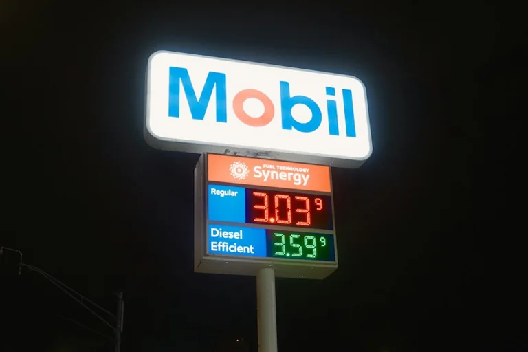 Spritpreise vergleichen: Wann sich der Weg zur günstigeren Tankstelle lohnt