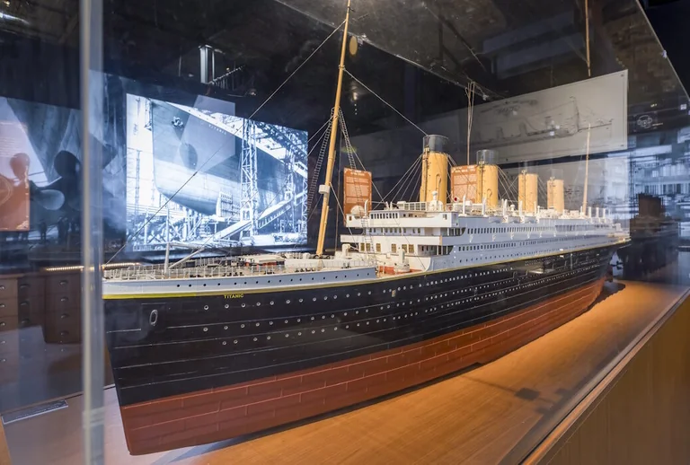 Titanic: Eine Immersive Reise in Dresden mit VR und 300 Artefakten