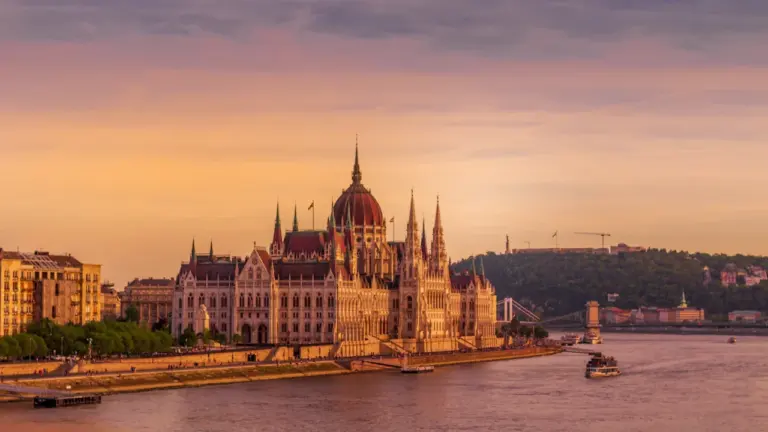 Ungarnaufstand 1956: Vom Budapester Protest zur Flucht nach Westen